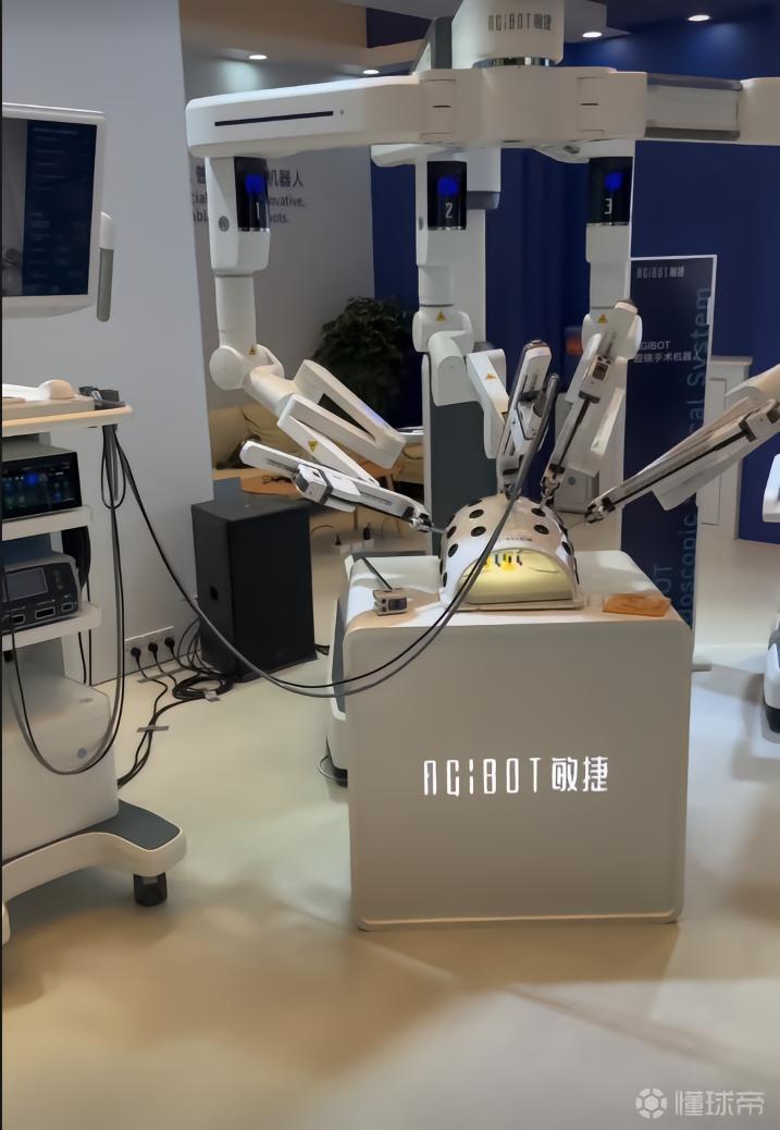 詹姆斯生涯总薪水分布：骑士1.7亿、热火6400万、湖人3.47亿