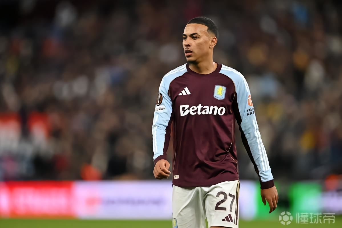 记者：曼联认真考虑买摩根-罗杰斯，维拉认为今夏是套现时机