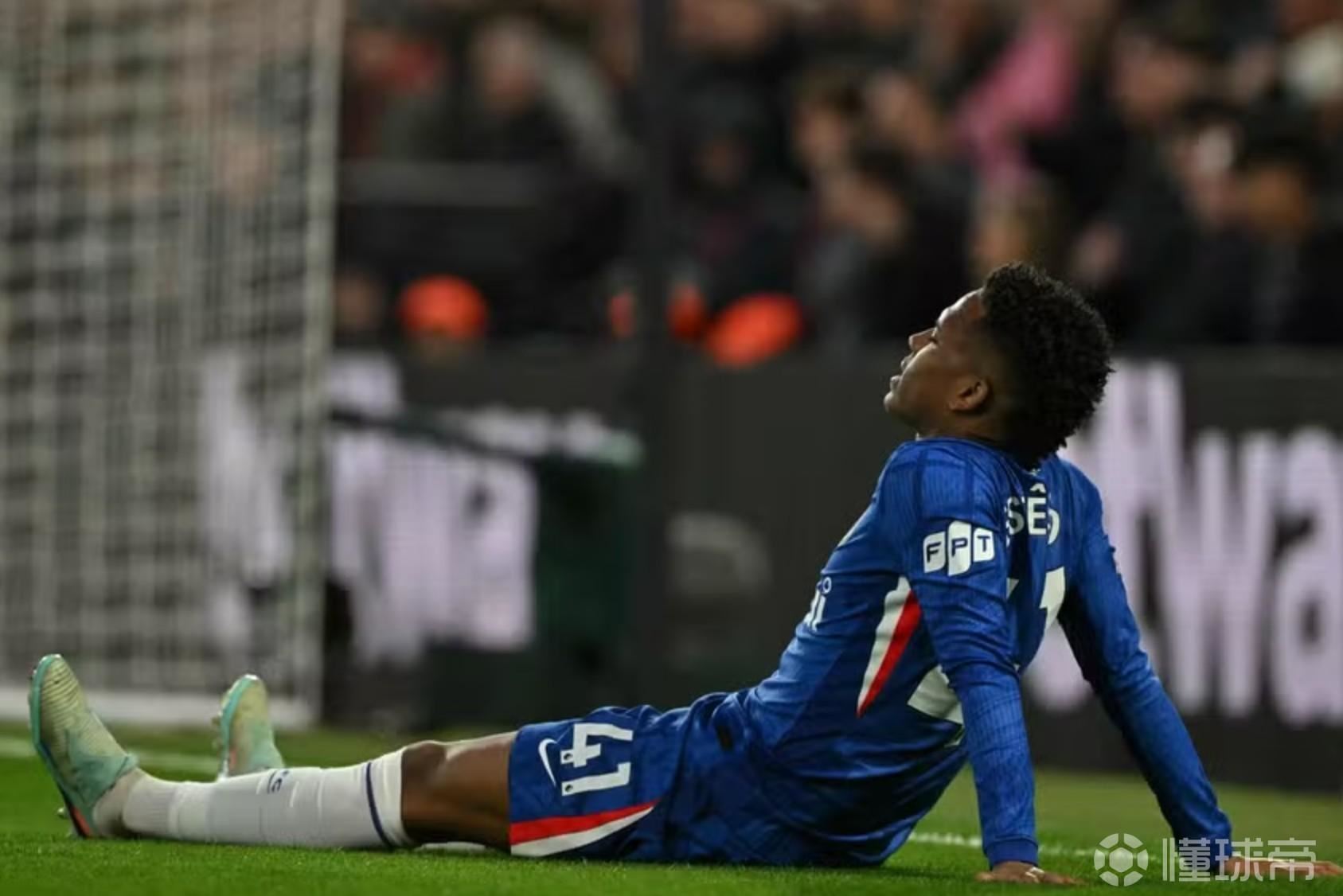 巴媒：埃斯特旺将回巴西进行保守治疗，他已与切尔西达成协议