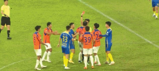中足联官方：中乙厦门飞鹭球员被停赛7个月 罚款6万元