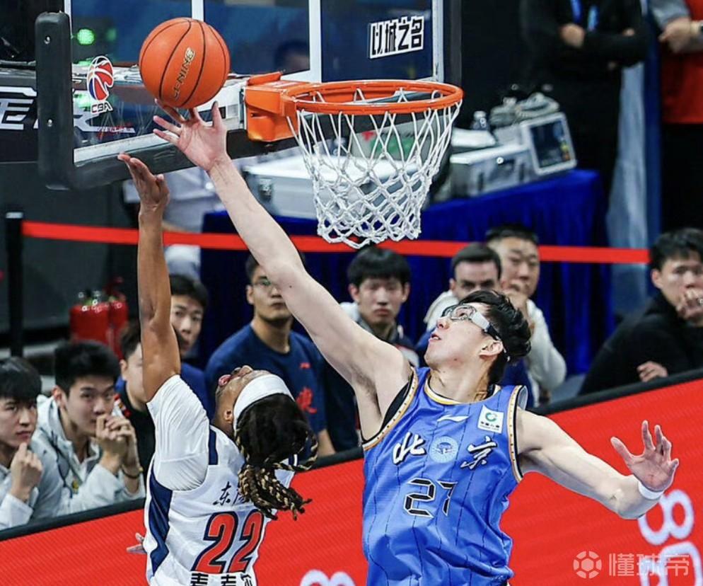 关键时刻出现失误，周琦登场35分钟&投篮10中4得13分8板2助
