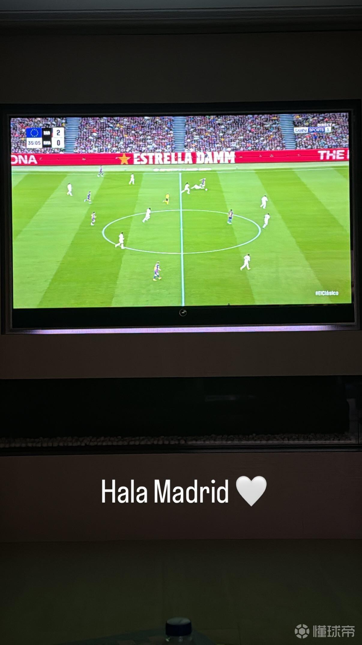 皇马0-2落后，姆巴佩晒国家德比转播画面：Hala Madrid